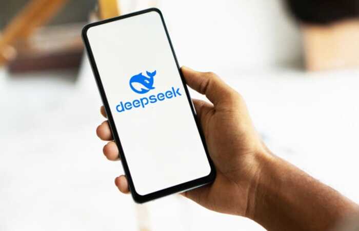 Стартап DeepSeek став найпопулярнішим асистентом зі штучним інтелектом у США