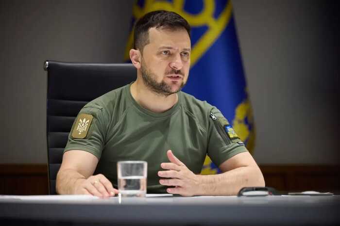 ЗСУ знищили другий російський літак в Криму, — Зеленський